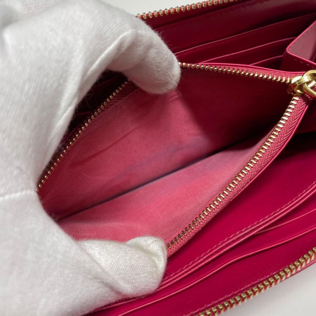 ヴ*ン様 PRADA ピンク エピレザー 長財布