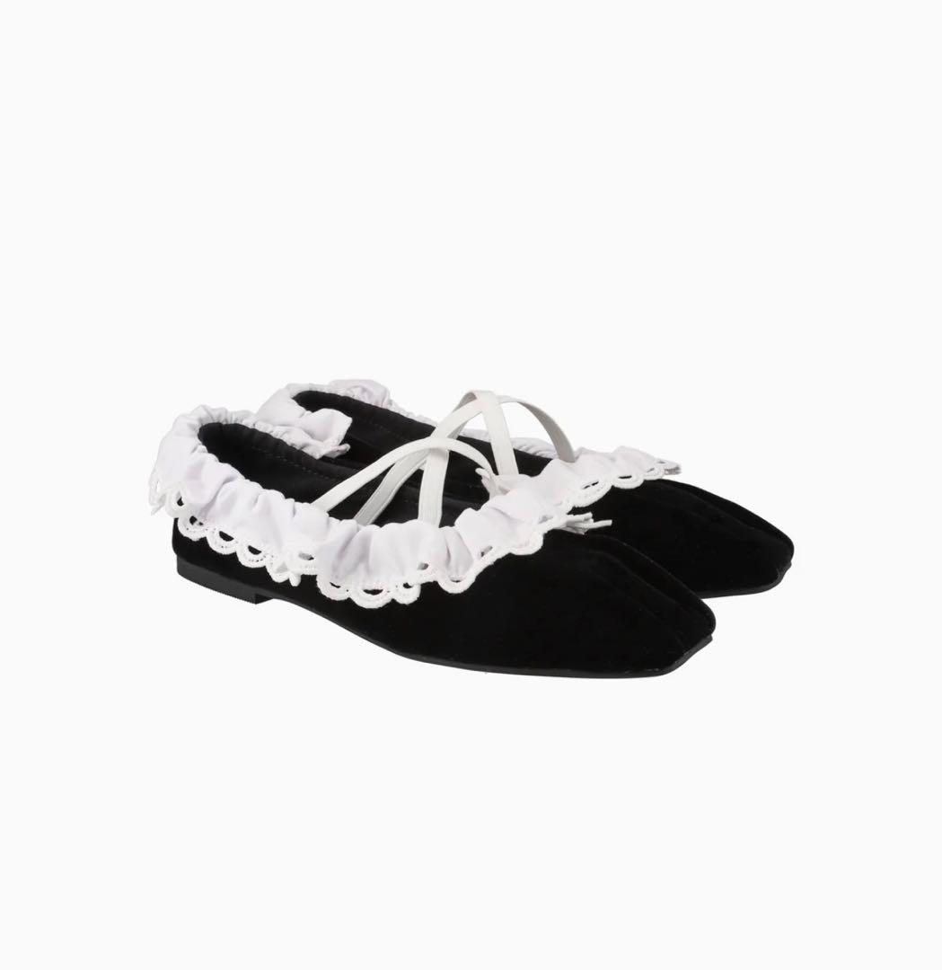 Bibiyフリル付き黒バレエシューズB. LACE BALLERINAS
