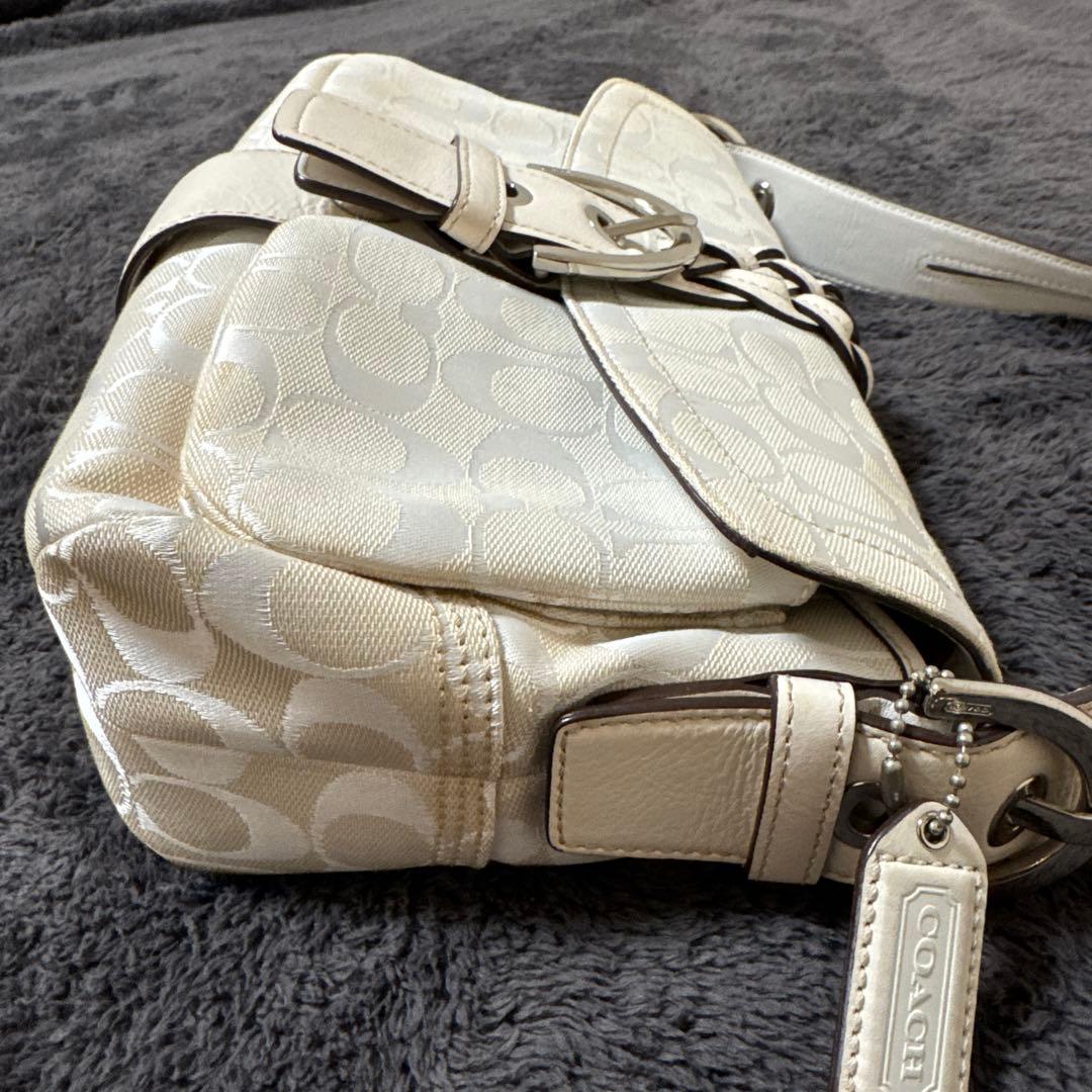 【美品】COACH ソーホー ミニシグネチャー フラップ ワンショルダーバッグ
