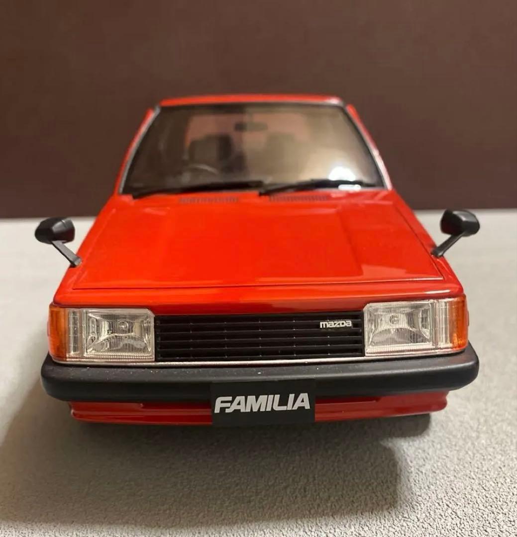 1/18 マツダ　ファミリア