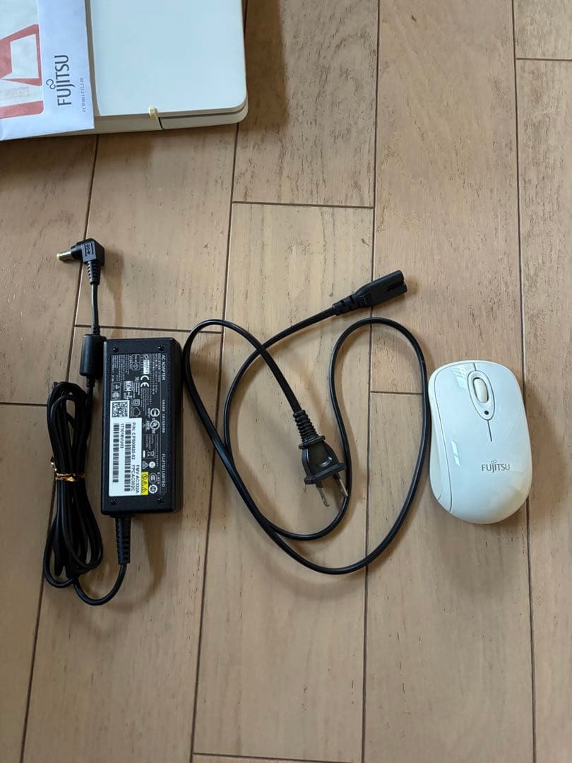 富士通 LIFEBOOK WA3/B1 ホワイト