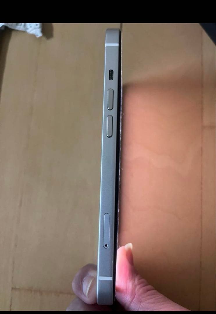 Apple iPhone 13 ホワイト