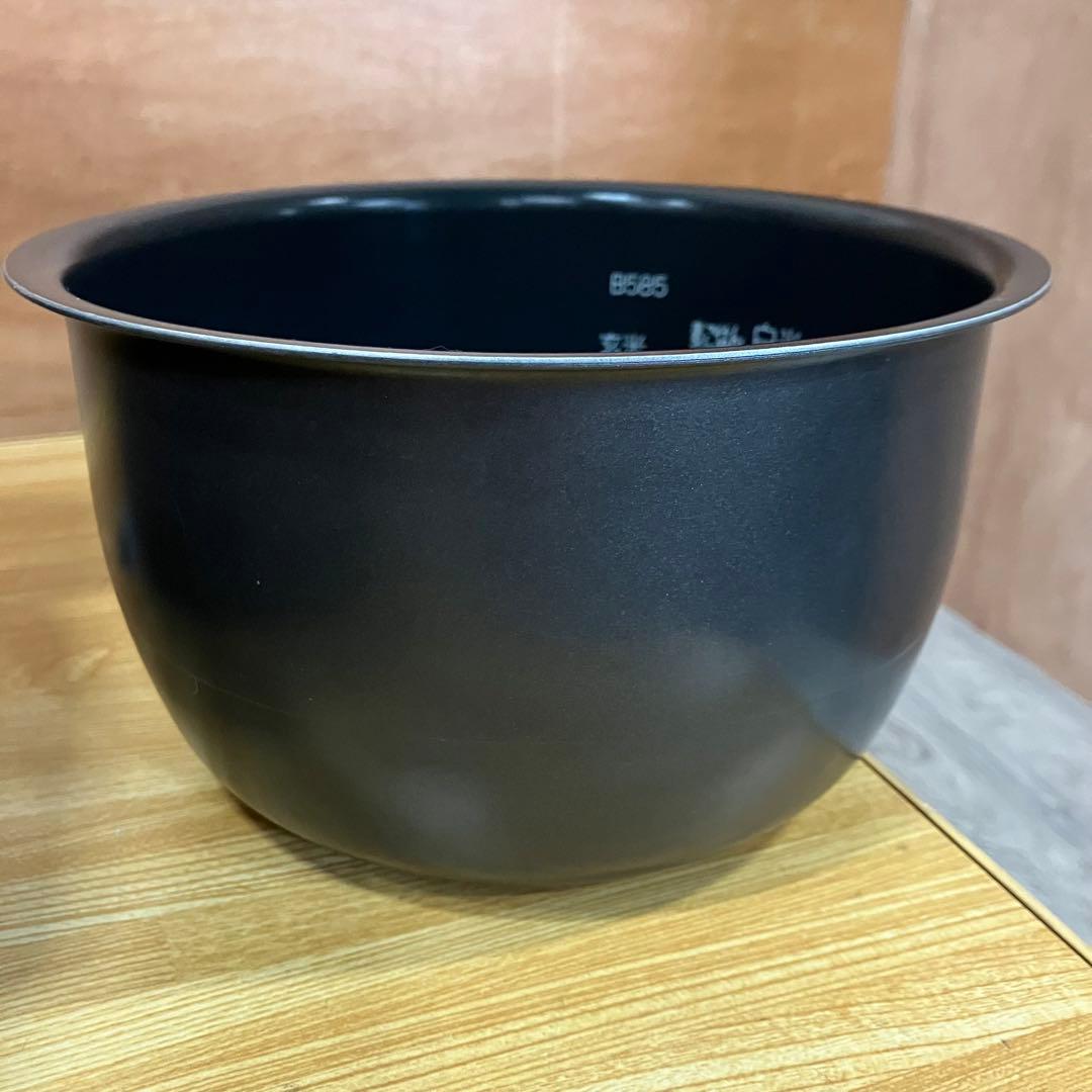 一都三県限定　配送設置無料　炊飯器　ZOJIRUSHI 2022年製　5.5合