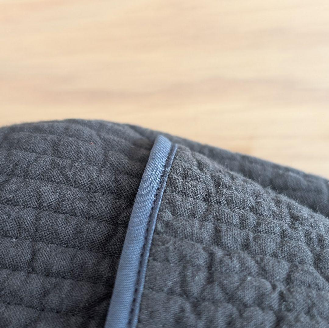 コロンとした　ヌビバッグ　ミモザ刺繍　ポケットたくさん　キーホルダー紐付