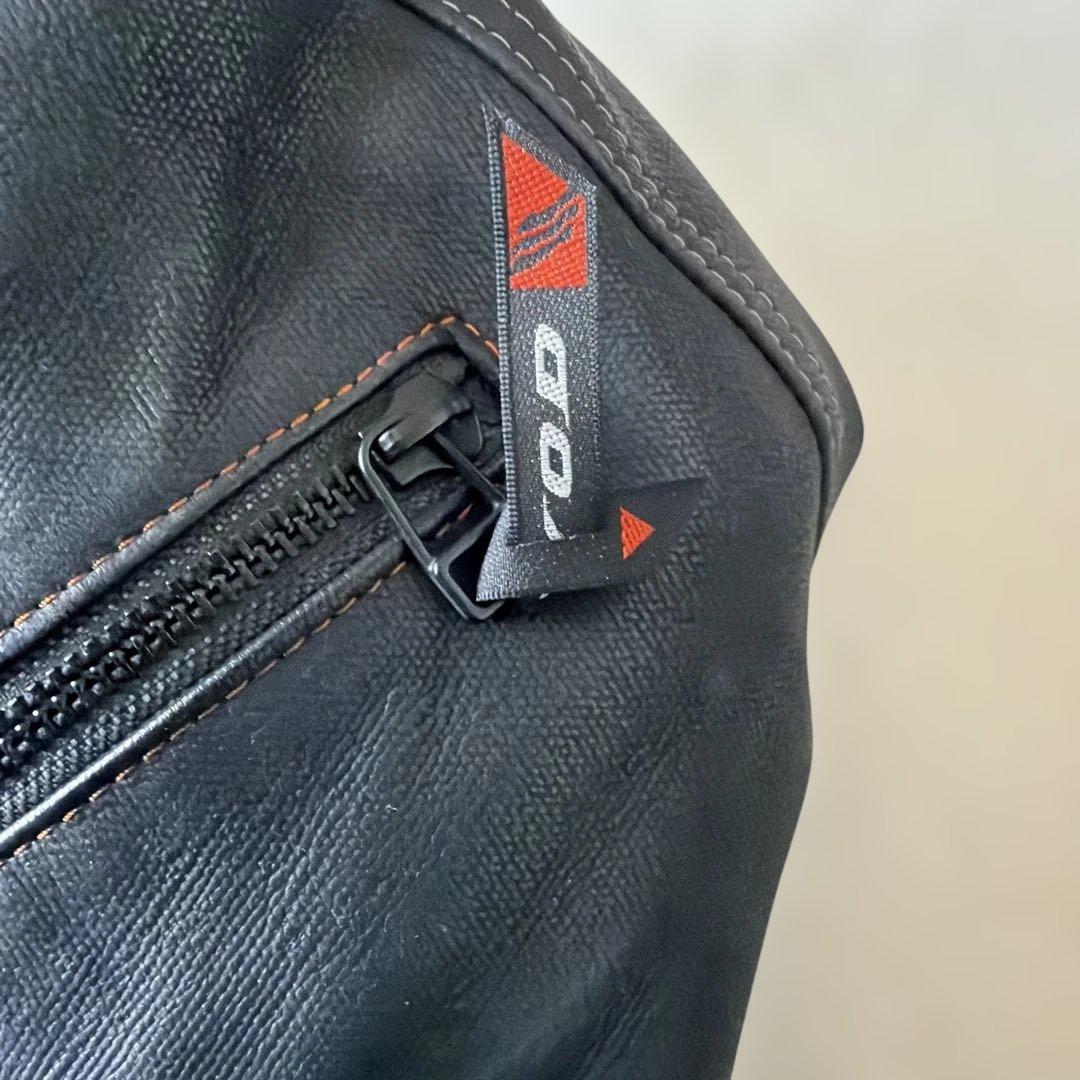 ヒョウドウ日本製レザー 黒パンツ ジッパーポケット付き