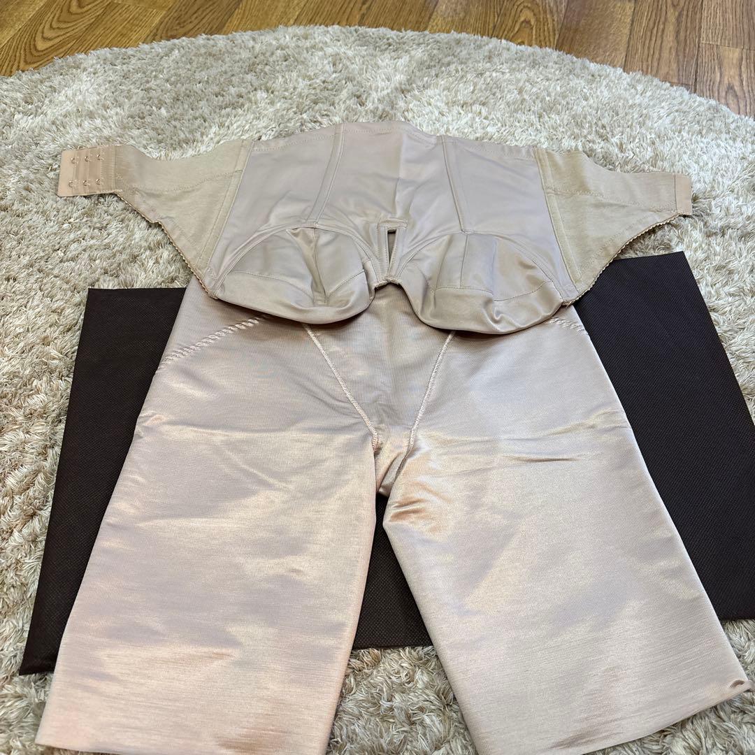 【ザトリートドレッシング　ブライダルインナー】ショートビスチェC70＆ガードル