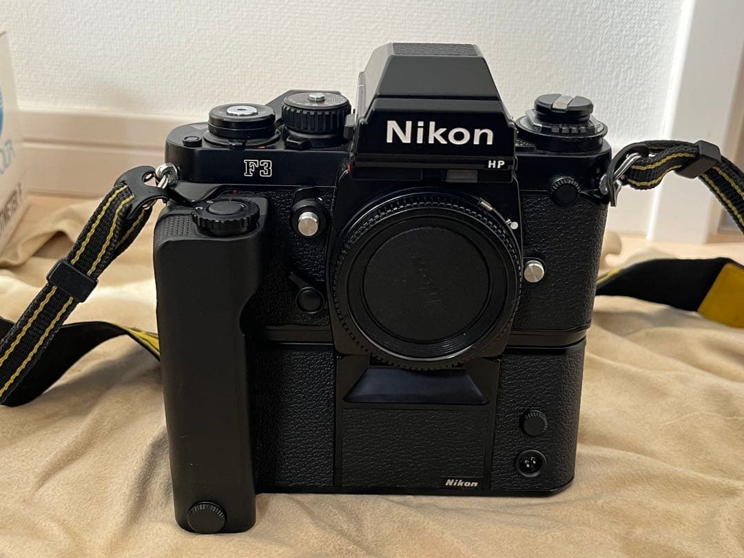 Nikon F3 HP 一眼レフカメラ・SB-12、MD-4、プロストラップ付き