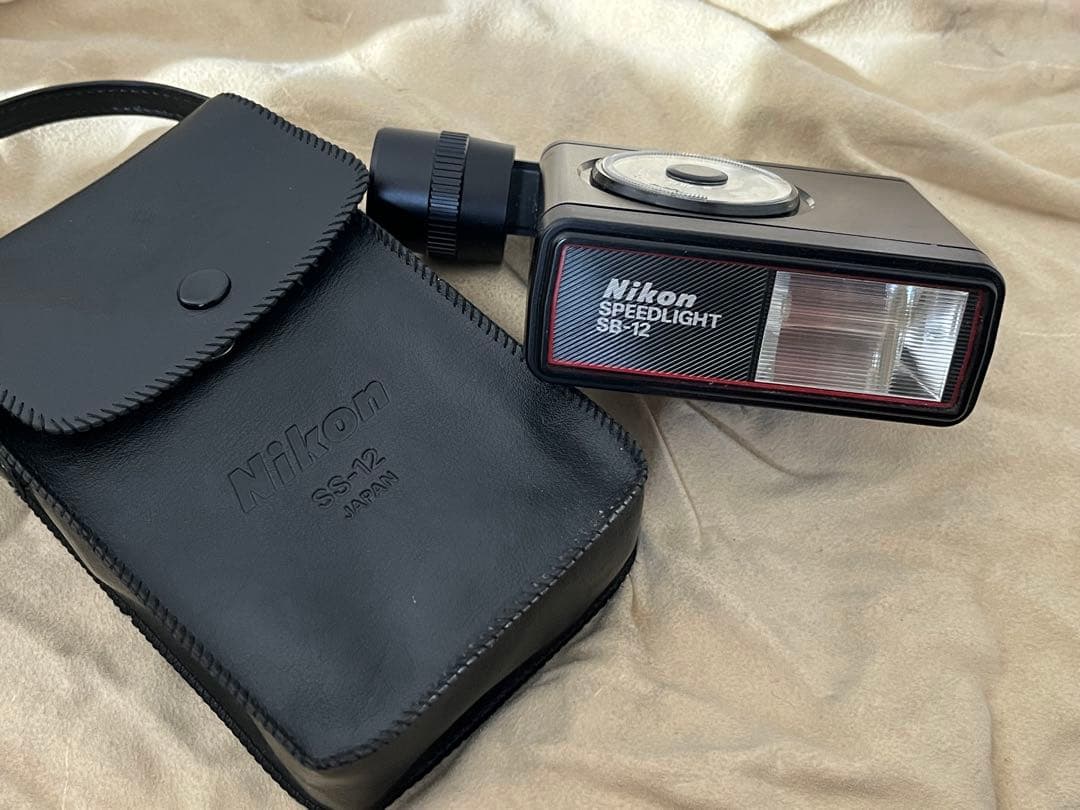 Nikon F3 HP 一眼レフカメラ・SB-12、MD-4、プロストラップ付き