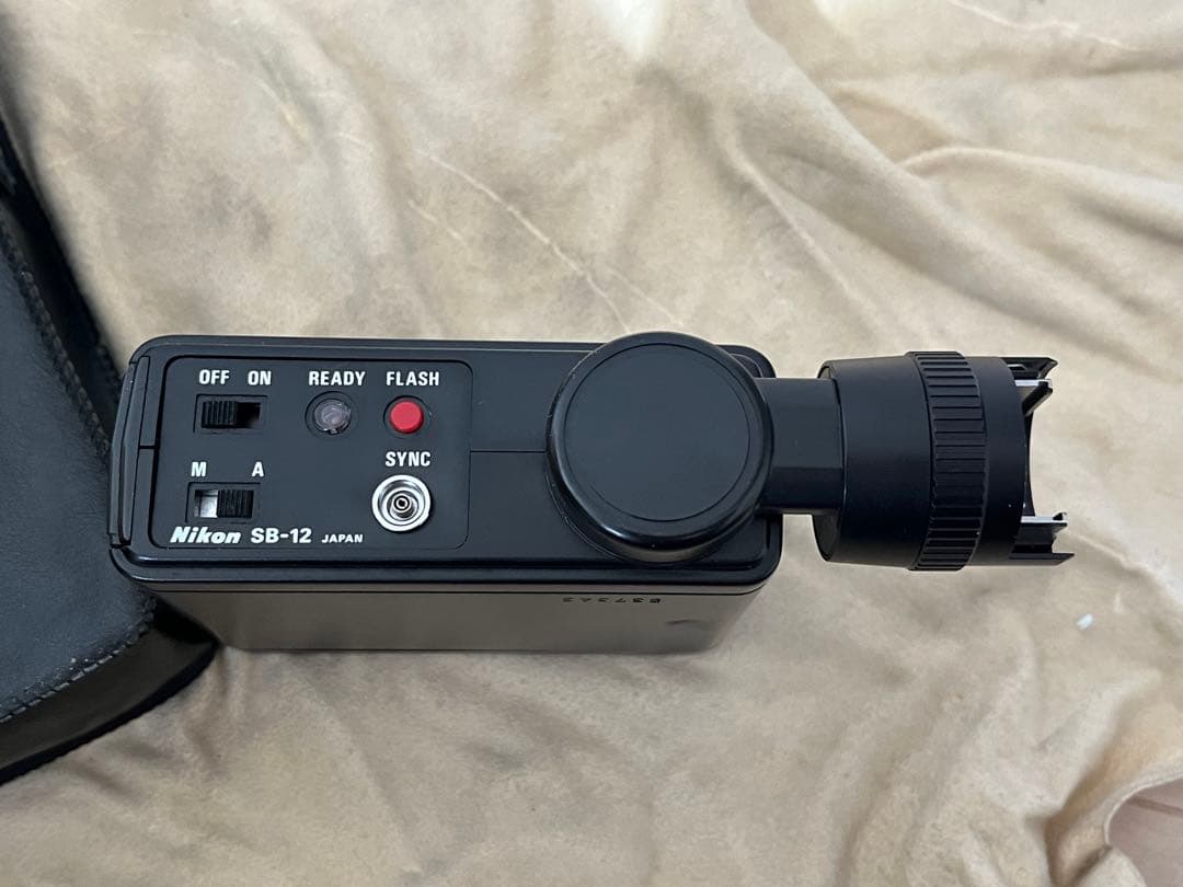 Nikon F3 HP 一眼レフカメラ・SB-12、MD-4、プロストラップ付き