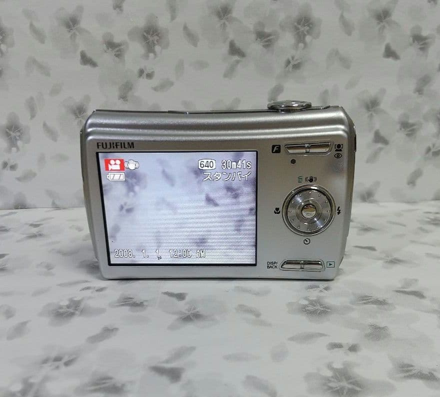 【RS50】FUJIFILM finepix F100fd デジカメ 本体