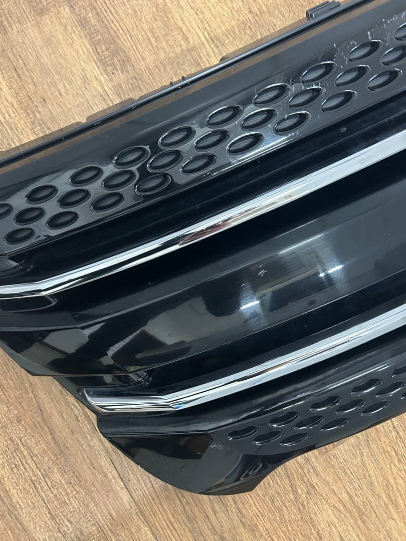 フォード　エクスプローラー　前期グリル 黒