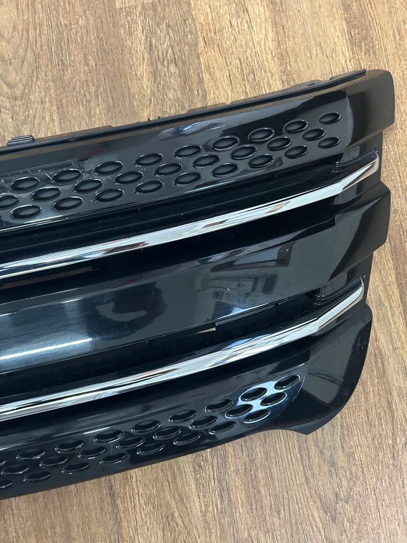 フォード　エクスプローラー　前期グリル 黒