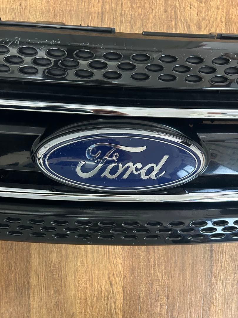 フォード　エクスプローラー　前期グリル 黒