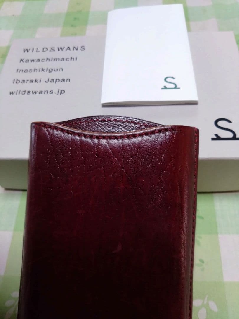 ワイルドスワンズ　スマホケース　プリマスM オットセイ革　カラビナMセット