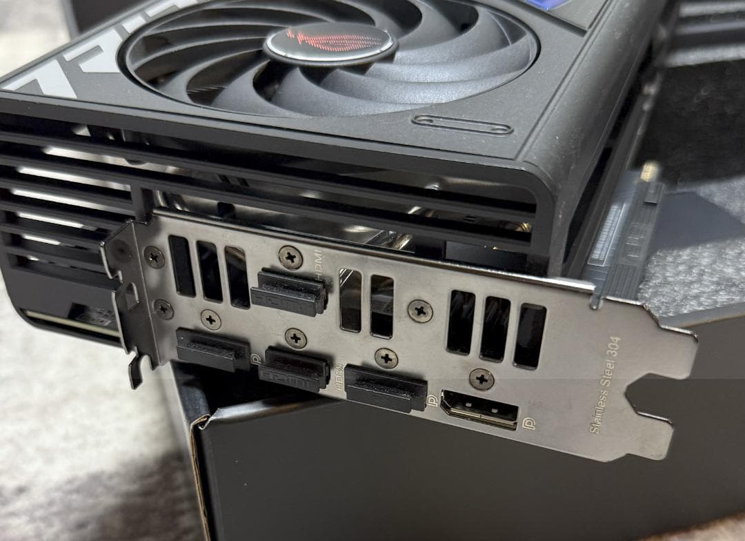 グラフィックボード・グラボ・ビデオカード ASUS ROG STRIX GeForce RTX 4070Ti OC12GB