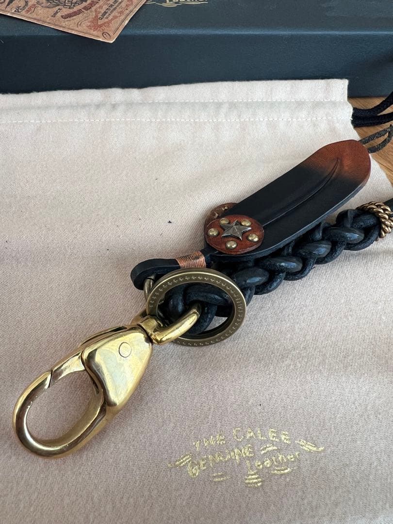 calee キャリー　レザーキーホルダー　クライミー