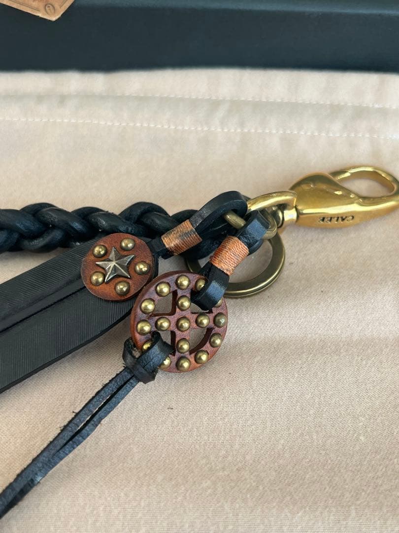 calee キャリー　レザーキーホルダー　クライミー