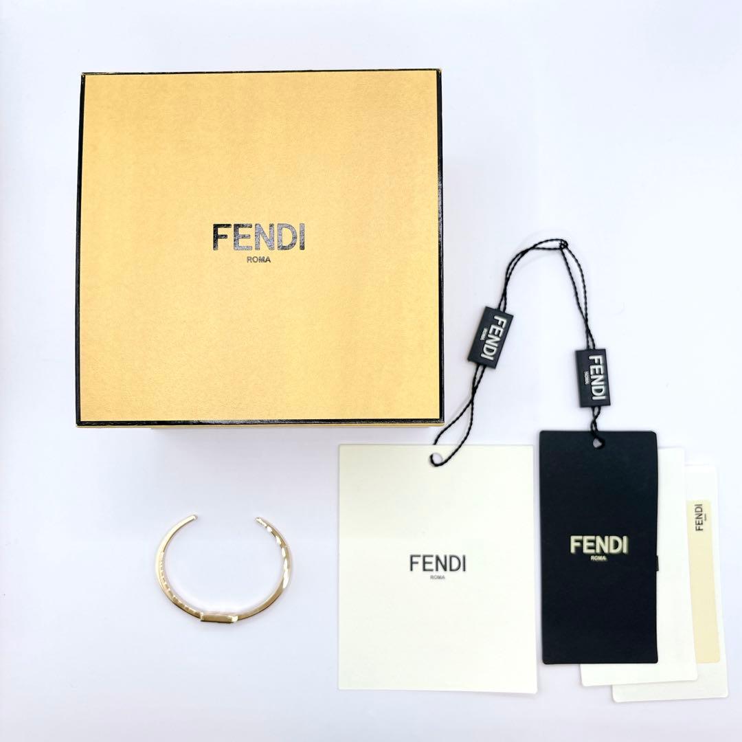 【美品】 FENDI バングル ブレスレット FFロゴ ズッカ ゴールド