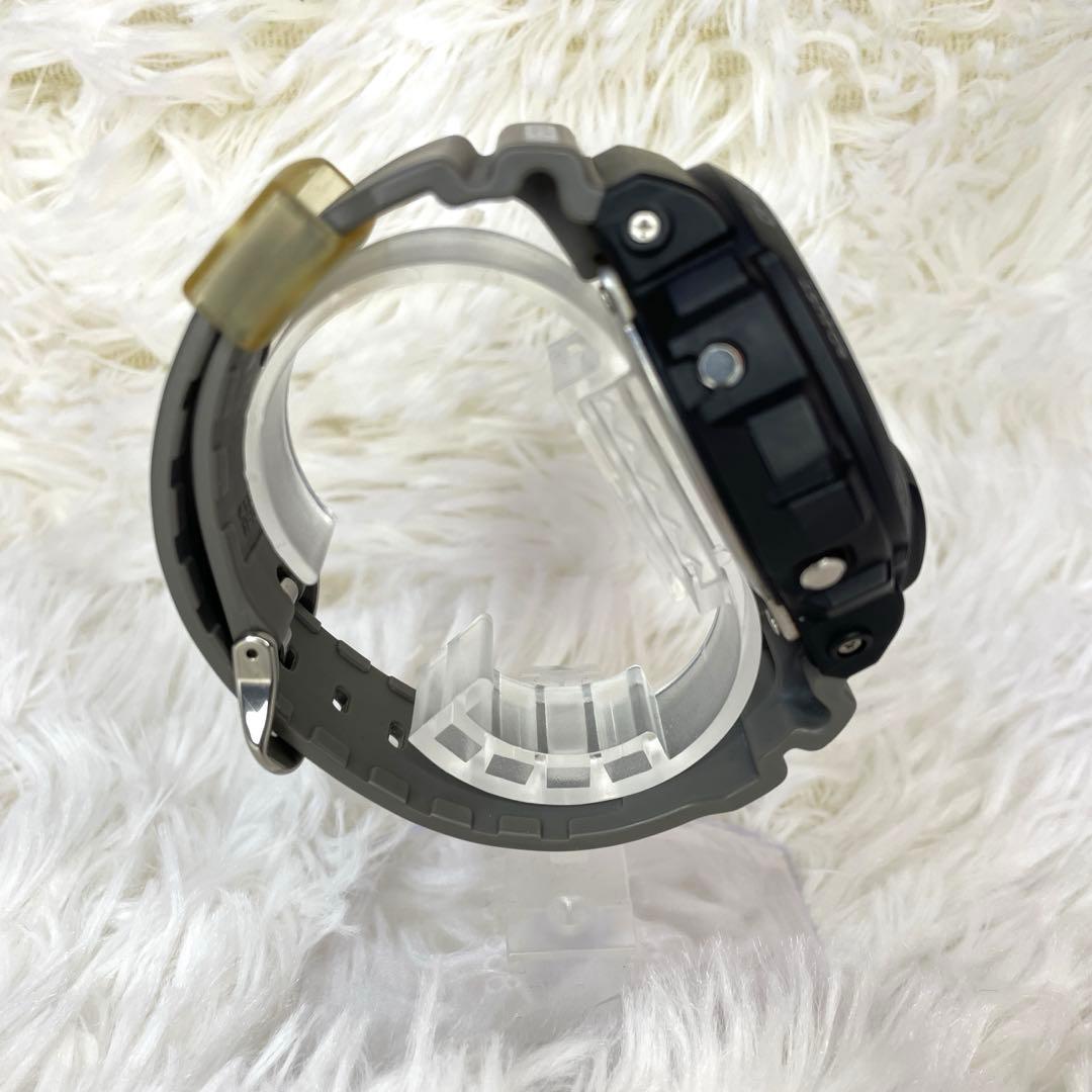 美品　コラボ　G-SHOCK DW-6900 限定UNDEFEATED 別注時計