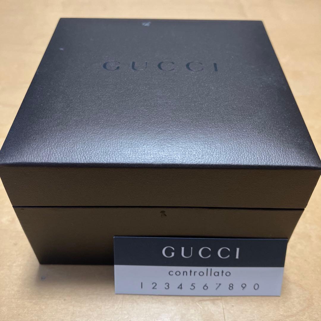 GUCCIバングル