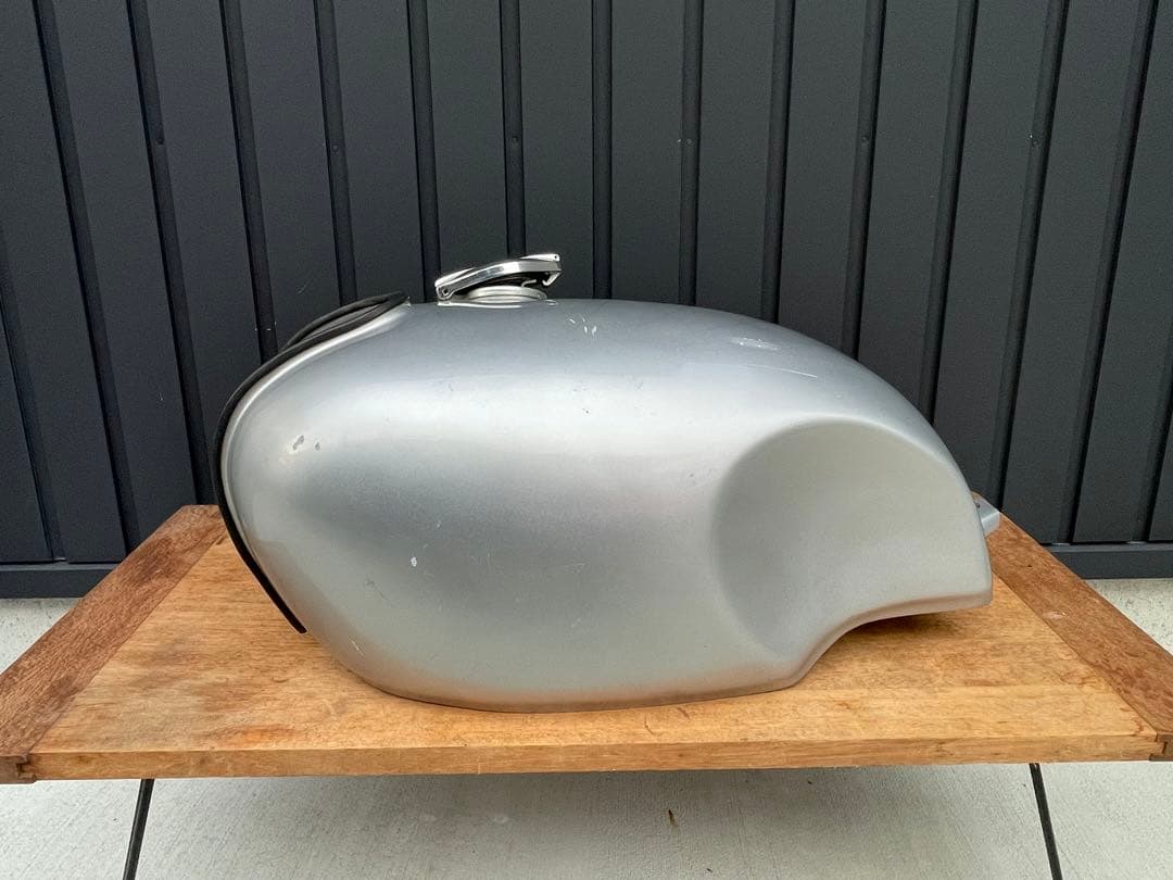 SR400 FRPタンク 汎用品 当時物？ デカタンク カフェ SR500 レア