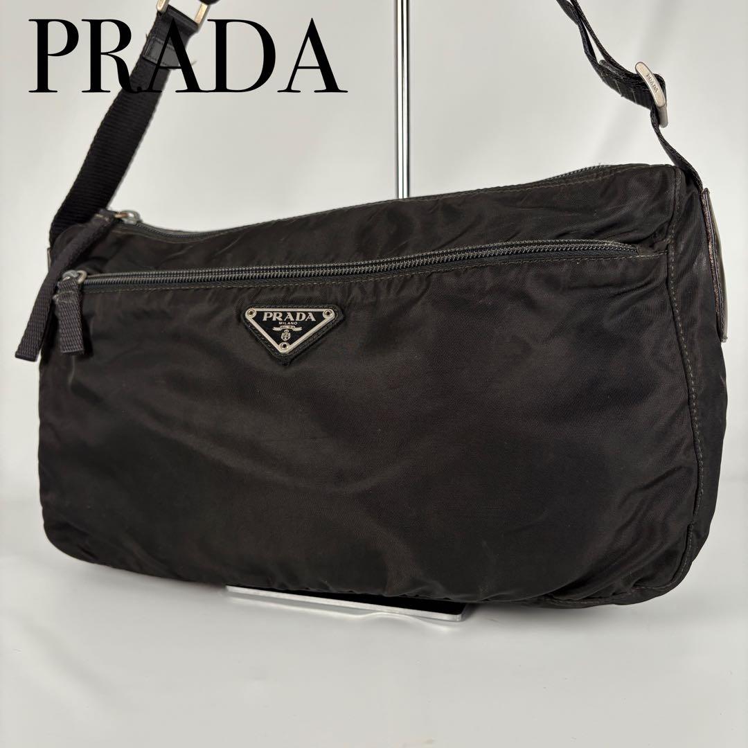 プラダ ナイロン 三角ロゴ ショルダーバッグ　ブラック