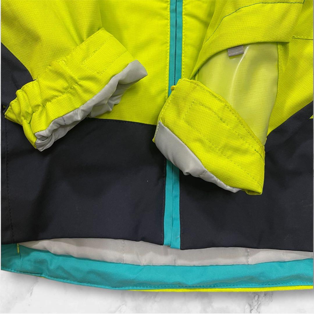美品 DESCENTE デサント スキーウェア 調整可能アジャスター付き120