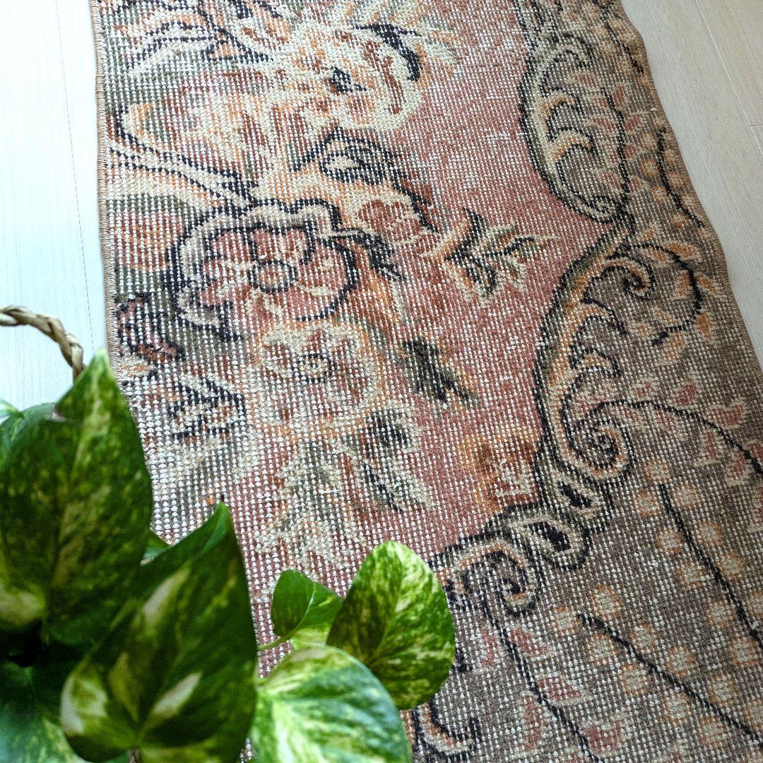 50×91 くすみサーモンピンク×くすみチャコールグレー　トルコヴィンテージラグ