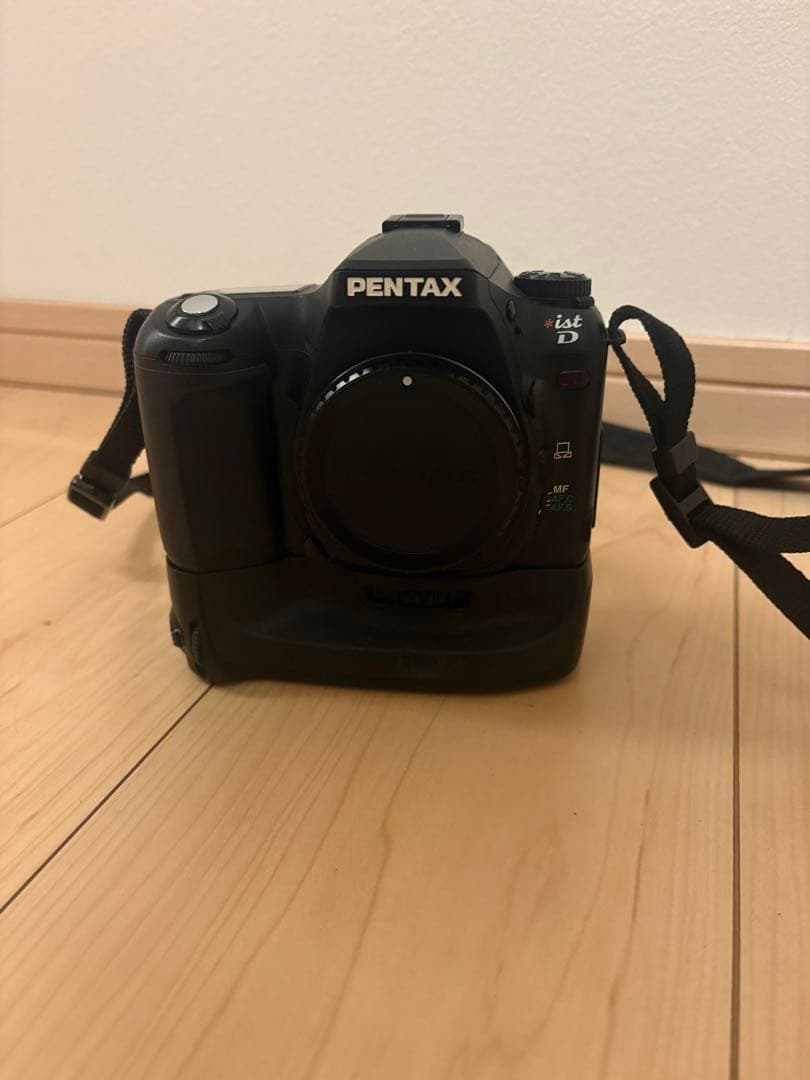 Pentax 初代 ＊istD + バッテリーグリップ D-BG1