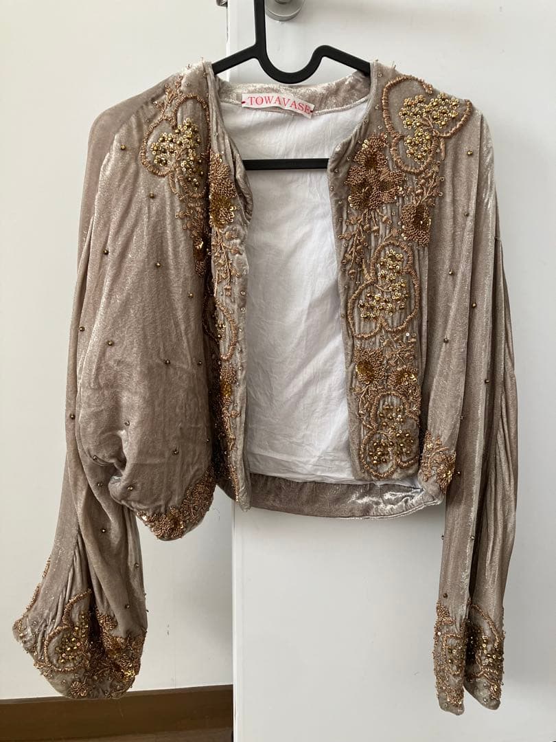 TOWAVASE シルバー ビーズ刺繍 カーディガン