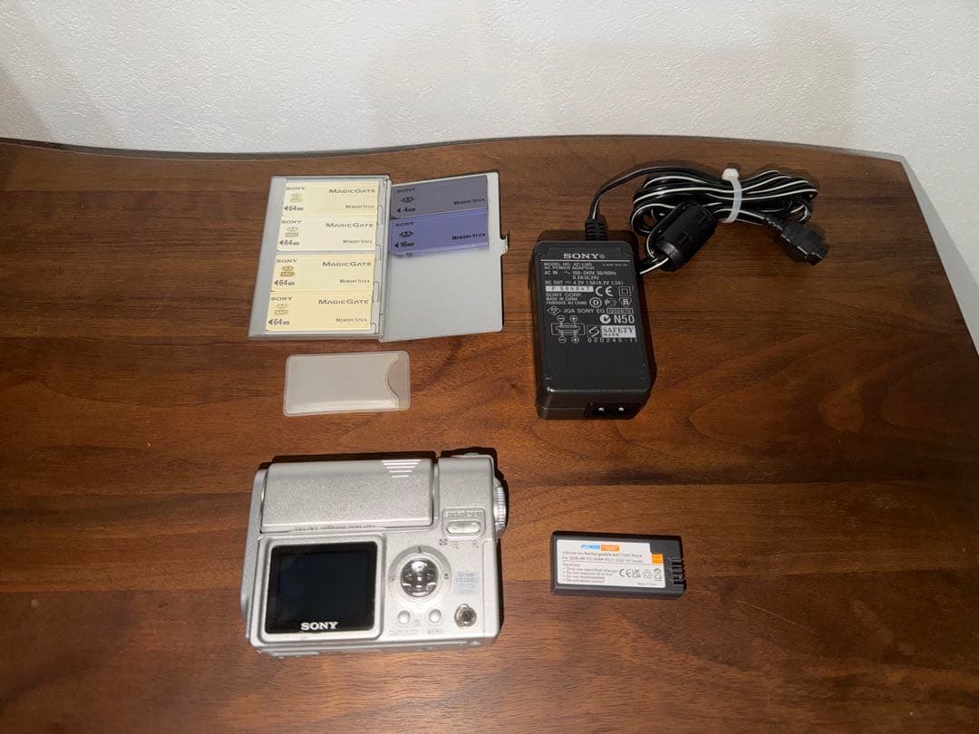 【希少品・スマホ転送OK】ソニー SONY Cyber-shot DSC-F77