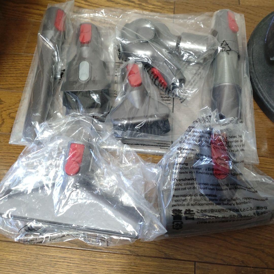 ダイソン Dyson　V8 Fluffy＋　付属品多数　専用台付き