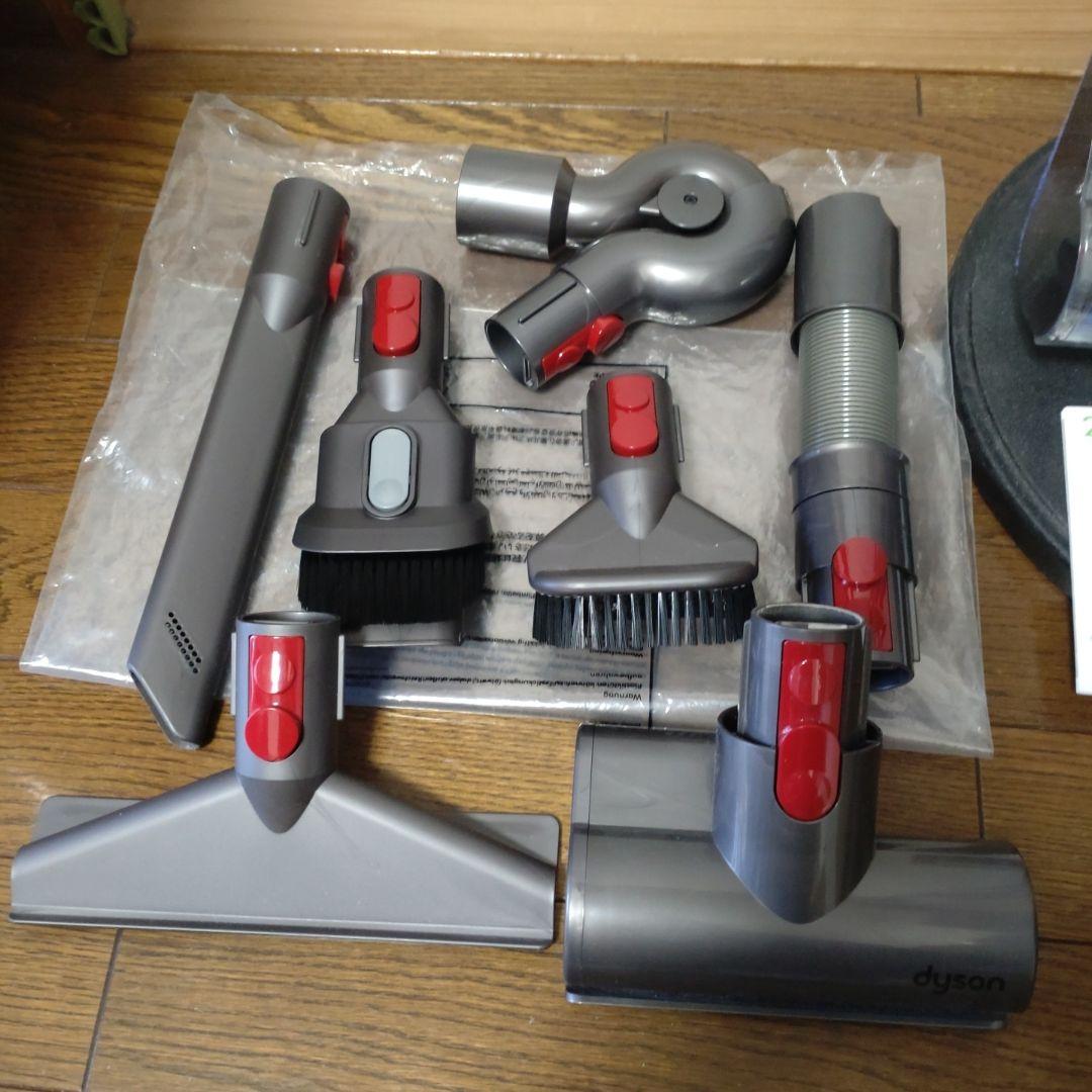 ダイソン Dyson　V8 Fluffy＋　付属品多数　専用台付き