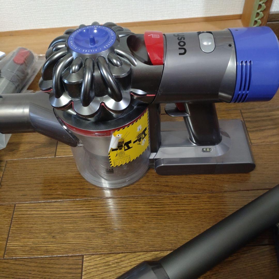 ダイソン Dyson　V8 Fluffy＋　付属品多数　専用台付き