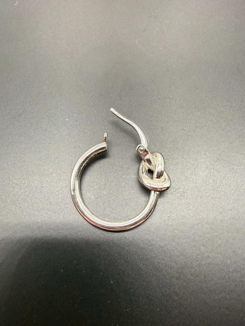 【片耳のみ】CELINE セリーヌ ノットフープ ピアス シルバー系