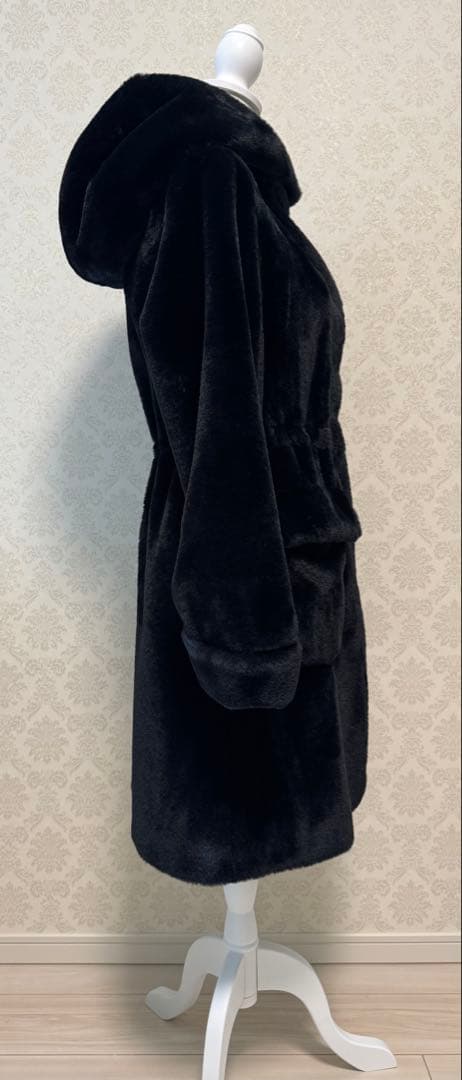 ヨッチン　新品タグ付 HERNO ファーコート