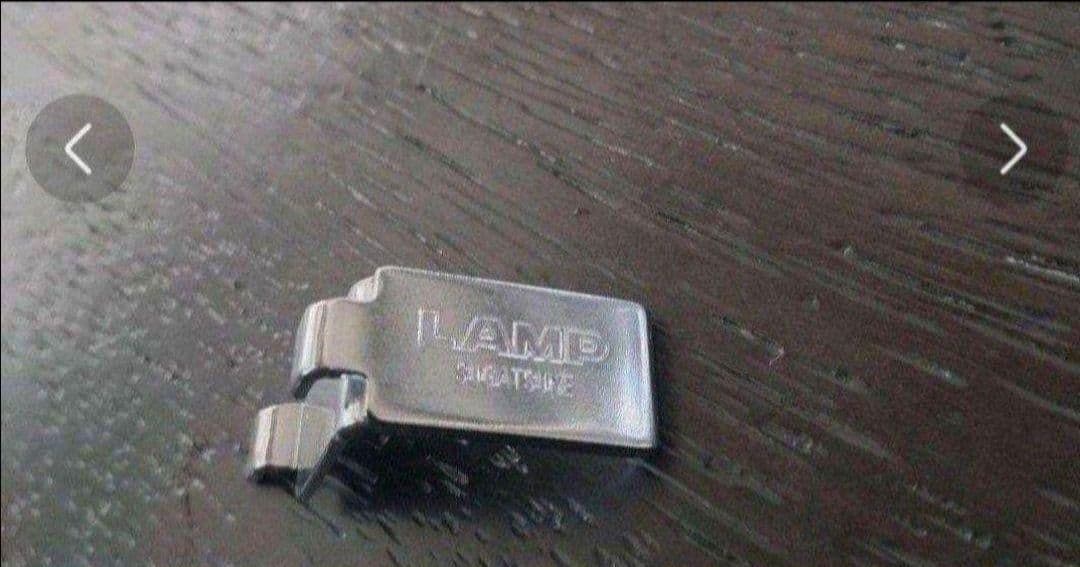 アートランバー3枚と棚受け16個(4段分)＋耐震用棚板ストッパー8個（4段分）