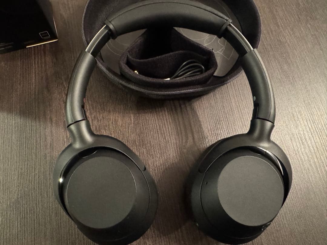 Sony ULT WEARヘッドホン（黒）　ノイキャン　ケース、箱付