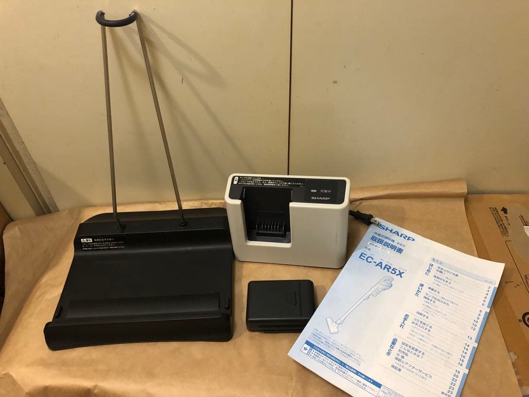 シャープ　SHARP 充電式掃除機　EC-AR5X