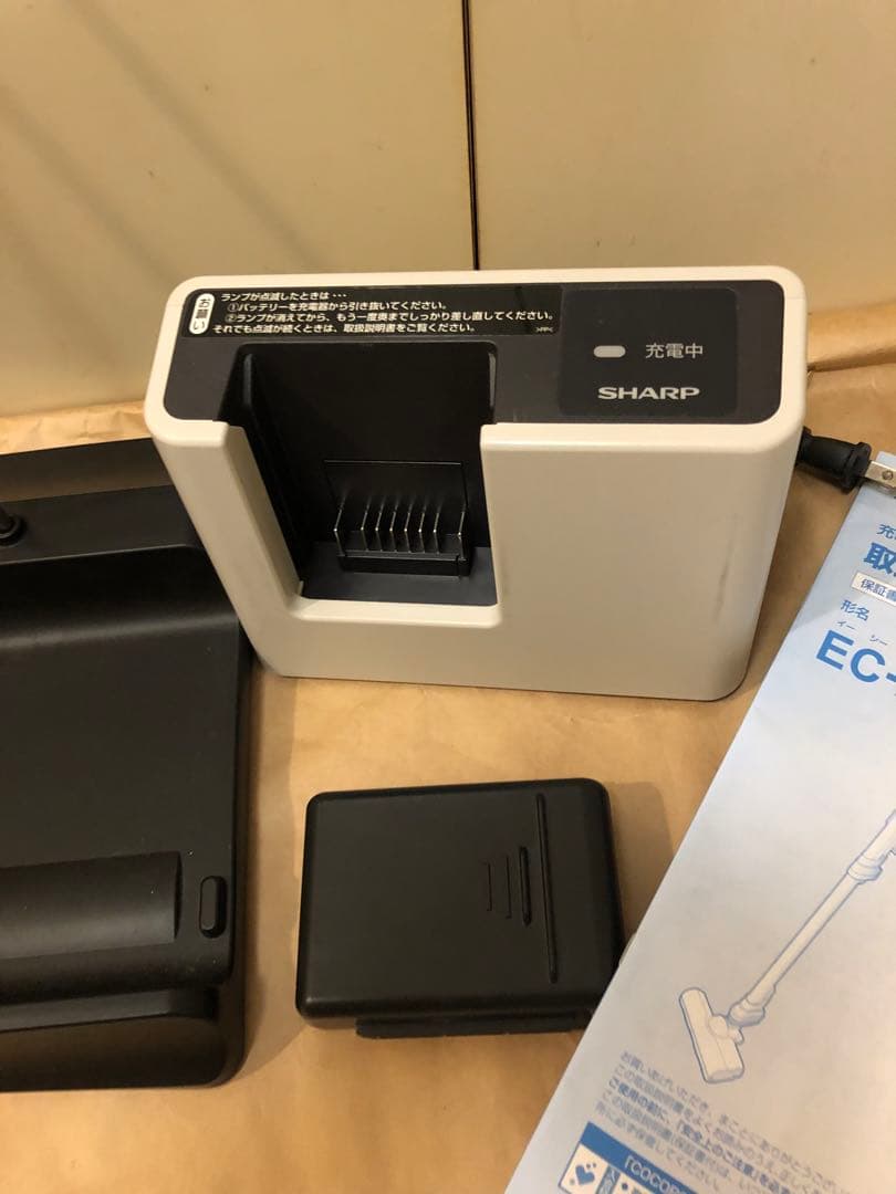 シャープ　SHARP 充電式掃除機　EC-AR5X