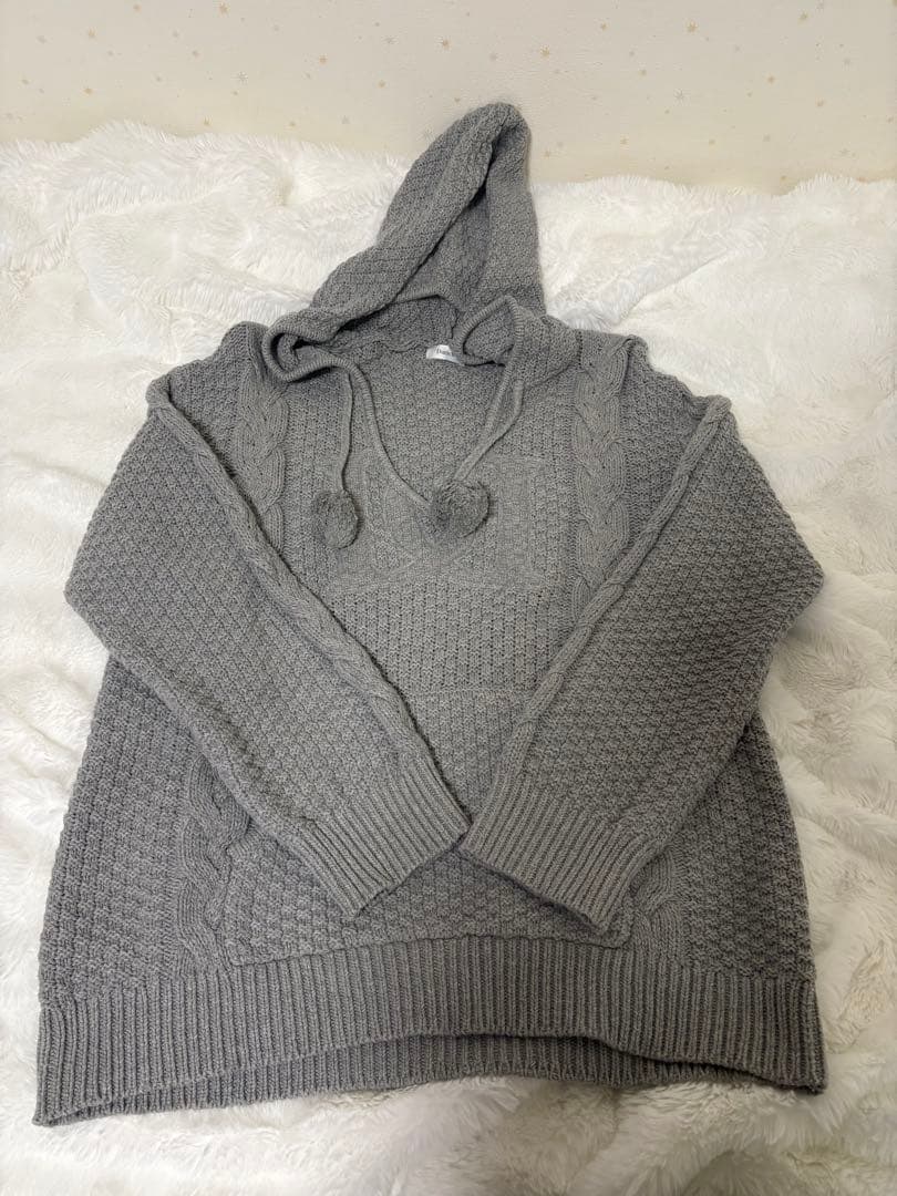 ダーリッチ　ケーブルDDロゴVネックニットフーディ