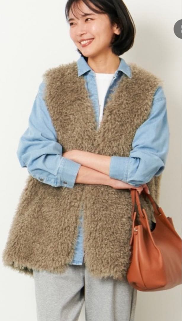 Vネックフェイクファーベスト　モカ　リバーシブル　コメントありで更に値下げします