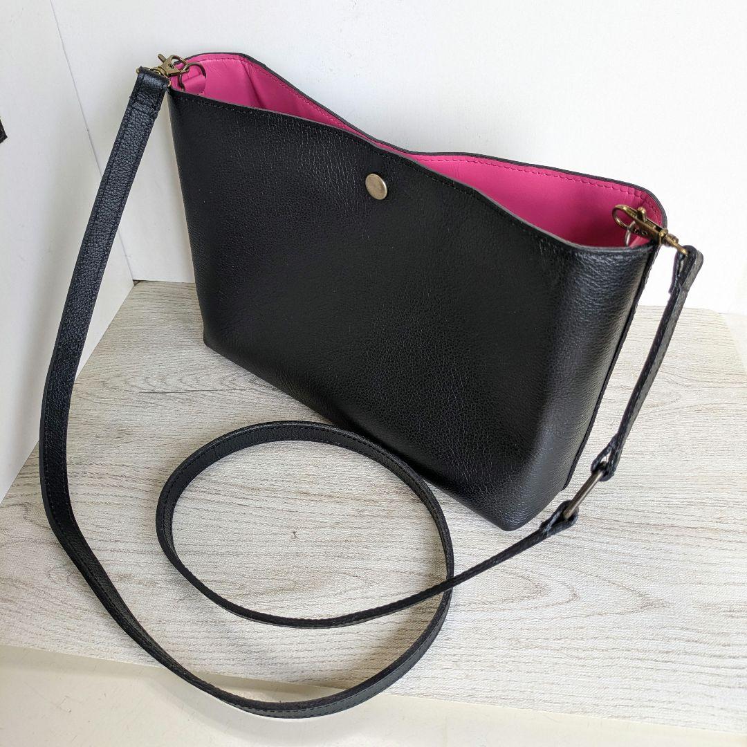 ✩.*˚ Hito ✩°。⋆！がま口二つ折りお財布　ショルダーバック