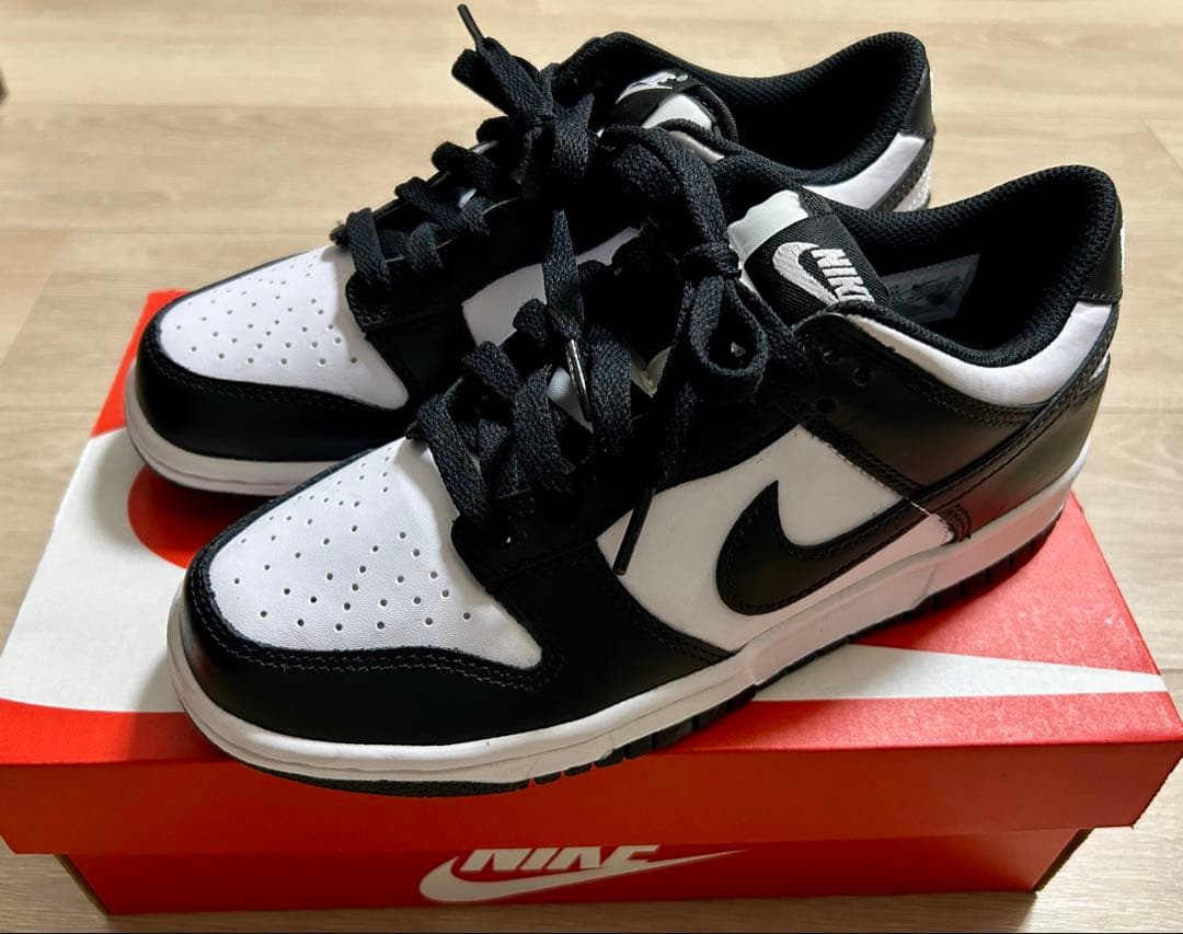 【試着のみ】NIKE ダンク ロー パンダ ジュニアシューズ23.5cm