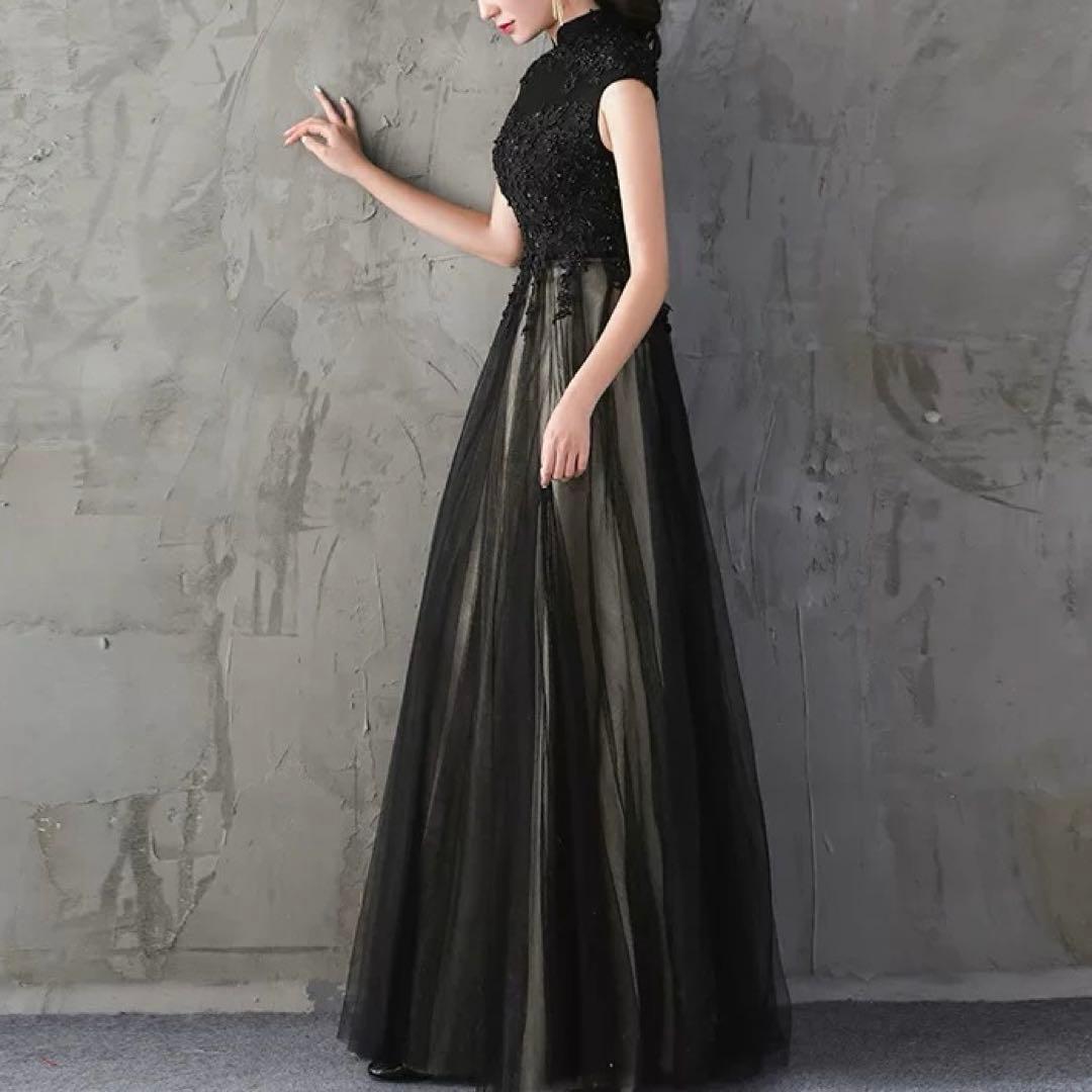 お花のデザインが美しい バックファスナーのイブニングドレス