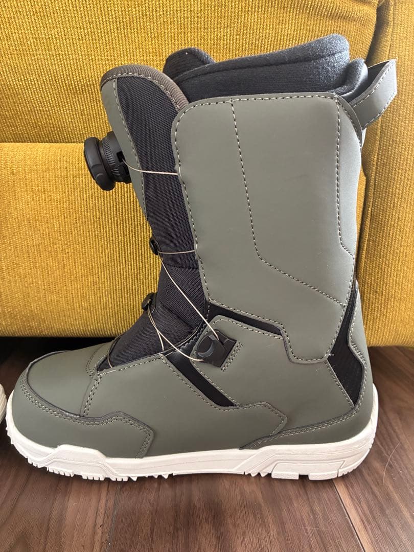 【美品】DIVISION スノーボードブーツ レディース　BOAタイプ　24㎝