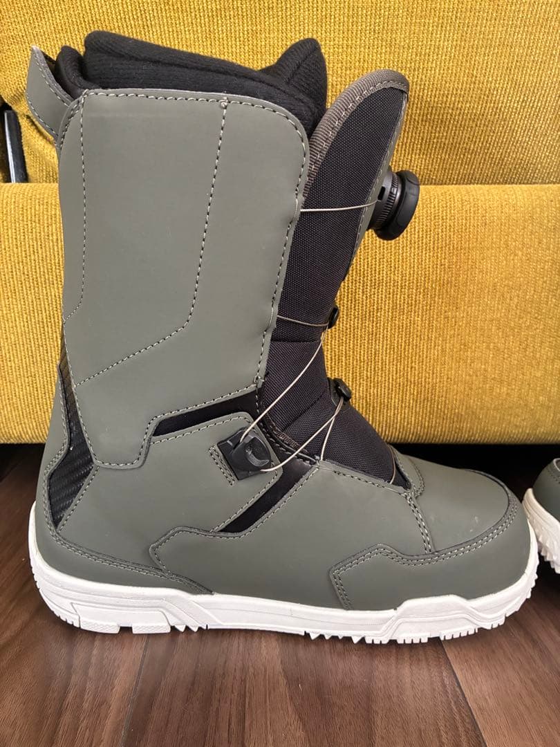 【美品】DIVISION スノーボードブーツ レディース　BOAタイプ　24㎝