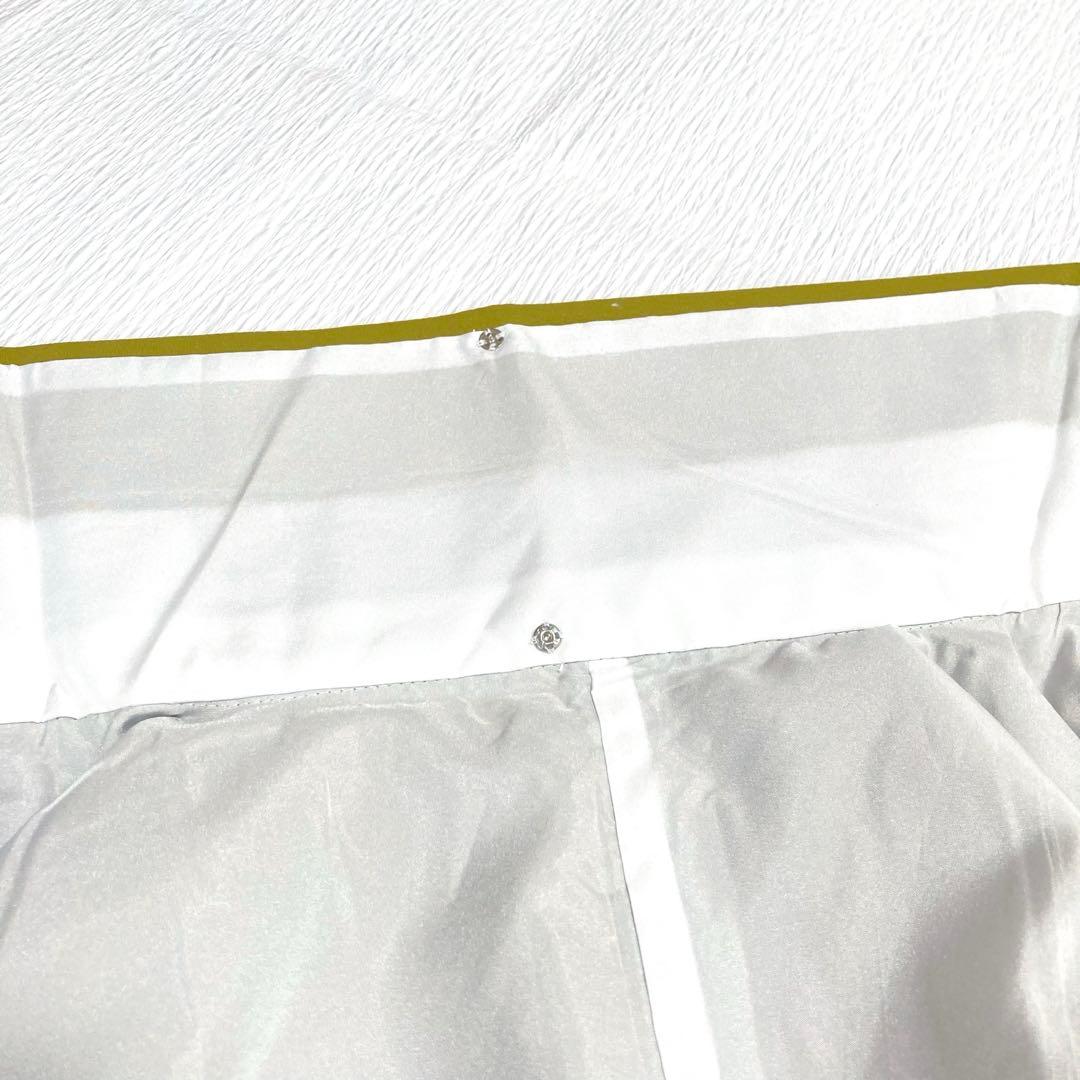 【美品✨】東レシルック　洗える着物　飛び柄小紋　鶸色　刺繍風　花に蝶　袷　H7