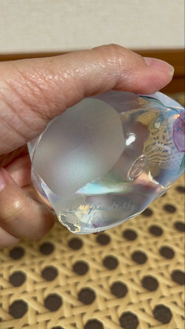 Fenton フェントン社 オパールセントガラスの小鳥（サイン入り）