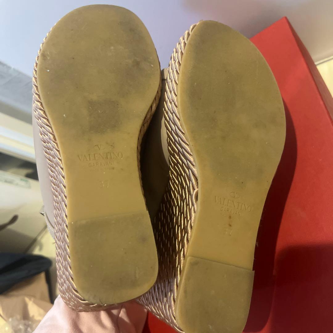 バレンティノ　ヴァレンティノ　スタッズ付きオープントゥウェッジサンダル　37